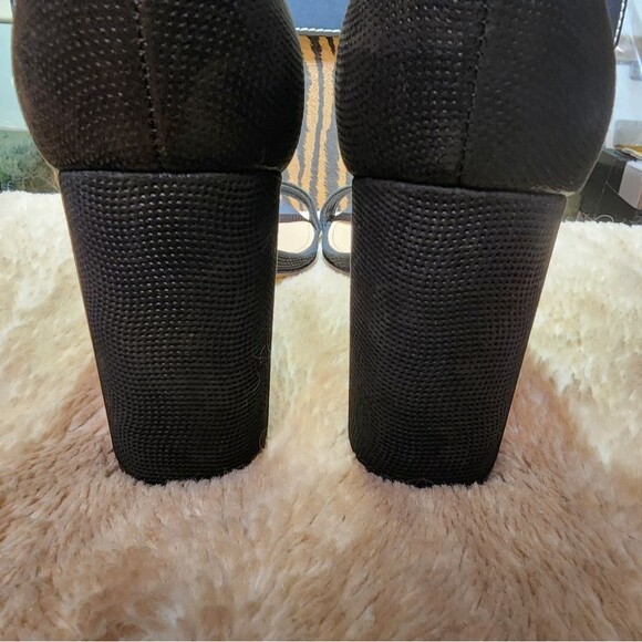 Vince Camuto Size 9 - Picture 5 of 7